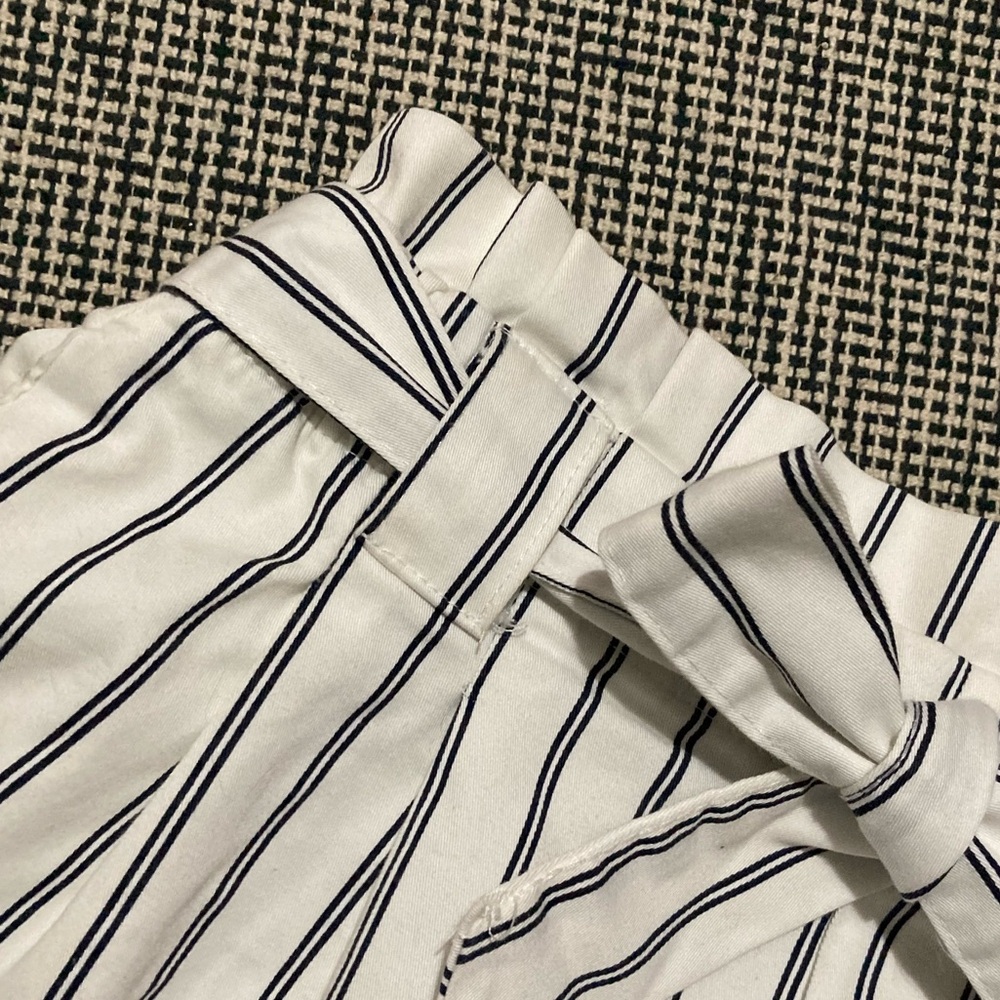 ZARA Tiefront High Waisted
Striped Shorts Size: Small - Picture 8 of 12